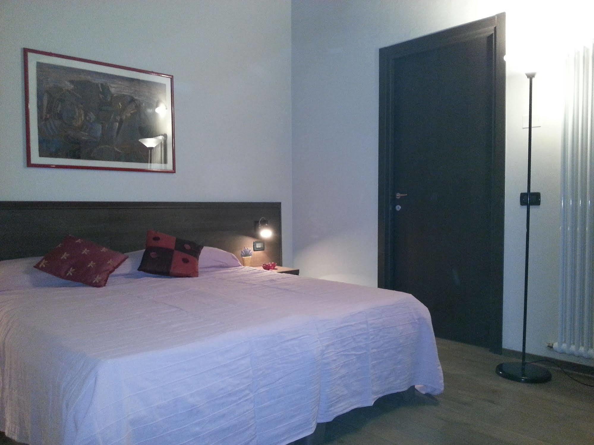 Hotel Hyknusa Reggio Emilia Kültér fotó